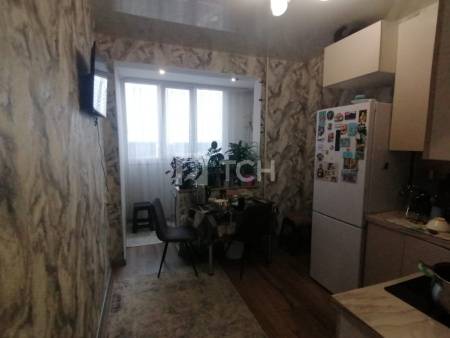 1-комн. квартира, посёлок городского типа Свердловский, улица Строителей, 9, #id1907626