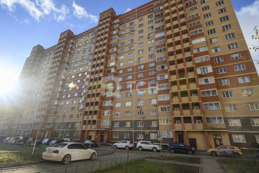 1-комн. квартира, посёлок городского типа Свердловский, улица Строителей, 12, #id1924723