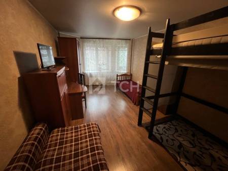 1-комн. квартира, посёлок городского типа Свердловский, Набережная улица, 17, #id1982013