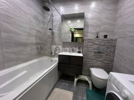 2-комн. квартира, посёлок городского типа Свердловский, Молодёжная улица, 4, #id1950647