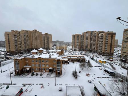 1-комн. квартира, посёлок городского типа Свердловский, улица Строителей, 8, #id1987459