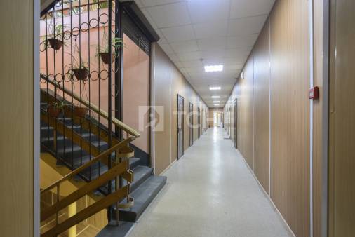 Коммерческая недвижимость, посёлок городского типа Свердловский, Центральная улица, 1, #id1979257