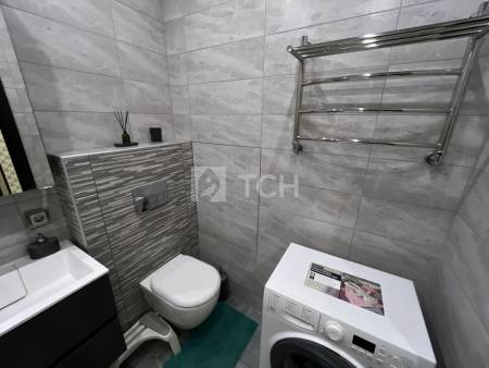 2-комн. квартира, посёлок городского типа Свердловский, Молодёжная улица, 4, #id1950647