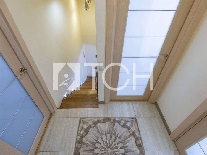 4-комн. квартира, Лесные Поляны, мкр Полянка, 162 #id282687