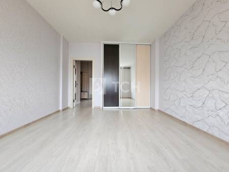 1-комн. квартира, посёлок городского типа Свердловский, улица Строителей, 12, #id1955615