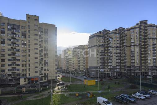 2-комн. квартира, посёлок городского типа Свердловский, улица Строителей, 3, #id1924697