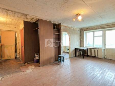 2-комн. квартира, посёлок городского типа Свердловский, Набережная улица, 4А, #id1876500