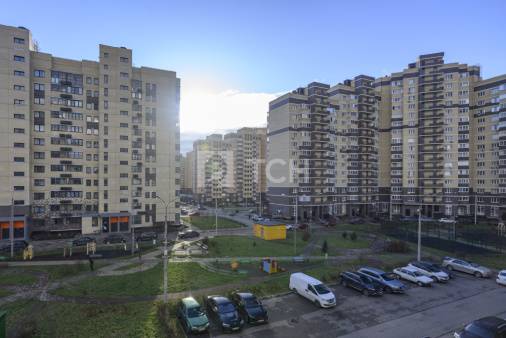 2-комн. квартира, посёлок городского типа Свердловский, улица Строителей, 3, #id1924697