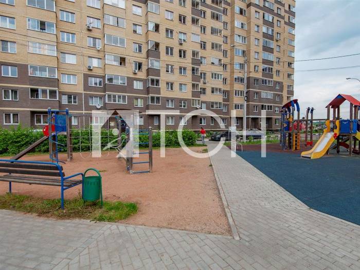 2-комн. квартира, Свердловский, ул Строителей, 6 #id280204