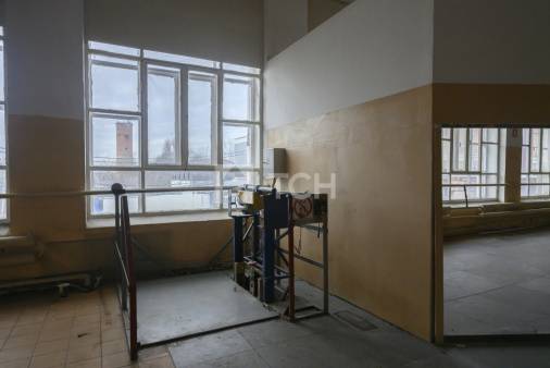 Коммерческая недвижимость, посёлок городского типа Свердловский, Центральная улица, 1, #id1978691