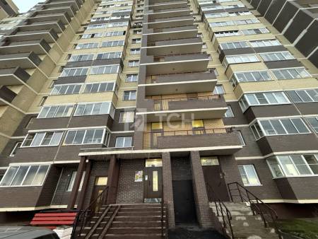 1-комн. квартира, посёлок городского типа Свердловский, улица Строителей, 20, #id1331664