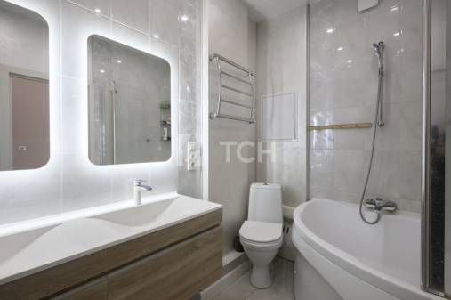 3-комн. квартира, посёлок городского типа Свердловский, Заречная улица, 10, #id1983722