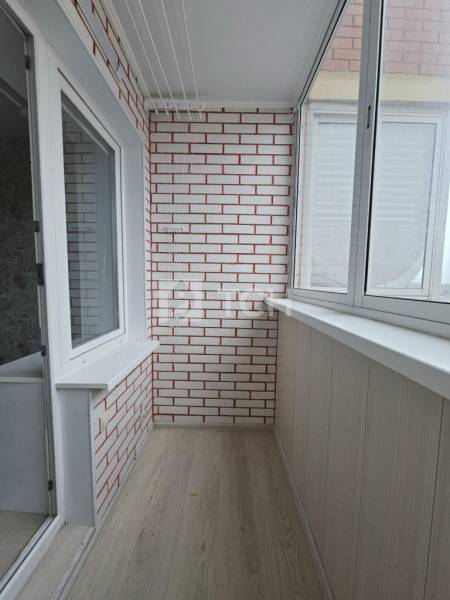 1-комн. квартира, посёлок городского типа Свердловский, улица Строителей, 12, #id1955615