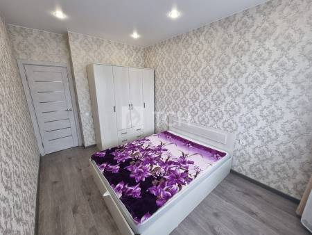 2-комн. квартира, посёлок городского типа Свердловский, улица Строителей, 3, #id1939106