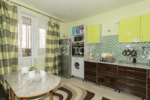 2-комн. квартира, посёлок городского типа Свердловский, Заречная улица, 10, #id1503786