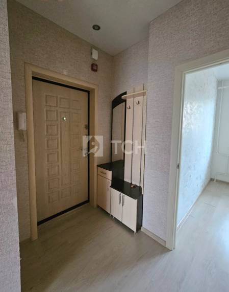 1-комн. квартира, посёлок городского типа Свердловский, улица Строителей, 12, #id1955615