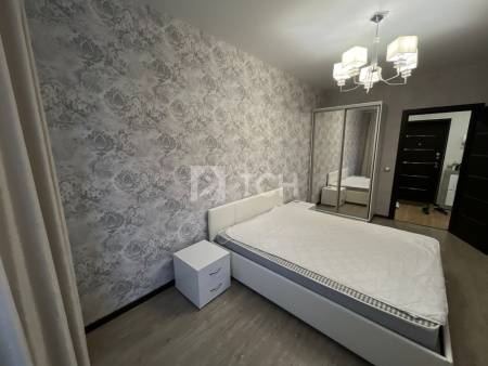 2-комн. квартира, посёлок городского типа Свердловский, Молодёжная улица, 4, #id1950647