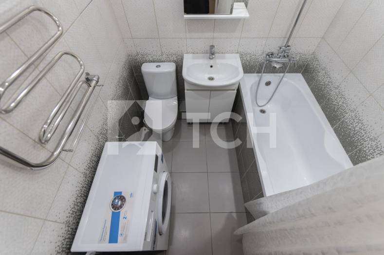 Квартира-студия, рабочий посёлок Свердловский, улица Строителей, 7, #id636439