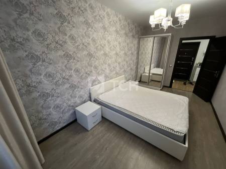 2-комн. квартира, посёлок городского типа Свердловский, Молодёжная улица, 4, #id1950647