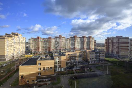 1-комн. квартира, посёлок городского типа Свердловский, улица Строителей, 12, #id1924723