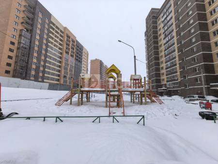 2-комн. квартира, посёлок городского типа Биокомбината, 17Б, #id1876339