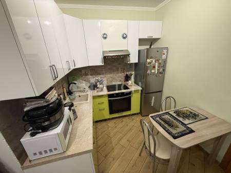 1-комн. квартира, посёлок городского типа Свердловский, улица Строителей, 20, #id1331664
