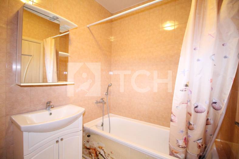 1-комн. Квартира, рабочий посёлок Свердловский, улица Строителей, 14, #id694814