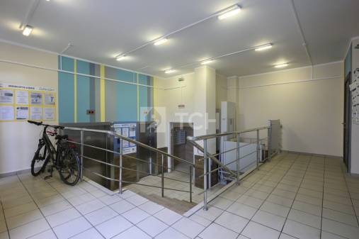 3-комн. квартира, посёлок городского типа Свердловский, Заречная улица, 10, #id1983722