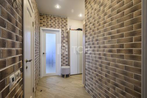 1-комн. квартира, посёлок городского типа Свердловский, улица Строителей, 12, #id1924723