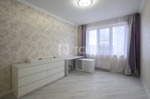 3-комн. квартира, посёлок городского типа Свердловский, Заречная улица, 10, #id1983722