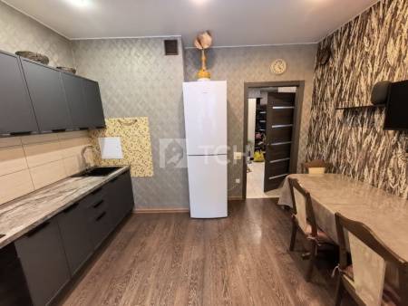 2-комн. квартира, посёлок городского типа Биокомбината, 17Б, #id1876339