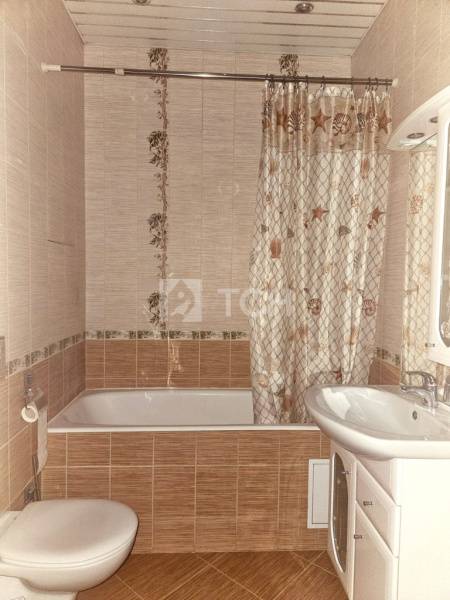 1-комн. квартира, посёлок городского типа Свердловский, улица Строителей, 12, #id1955615