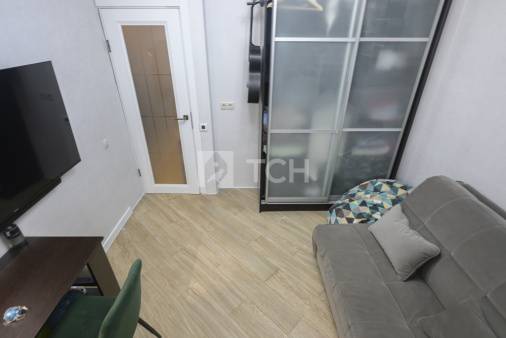 1-комн. квартира, посёлок городского типа Свердловский, улица Строителей, 12, #id1924723