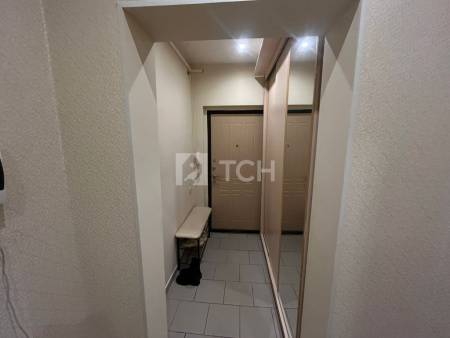 1-комн. квартира, посёлок городского типа Свердловский, улица Строителей, 8, #id1858290