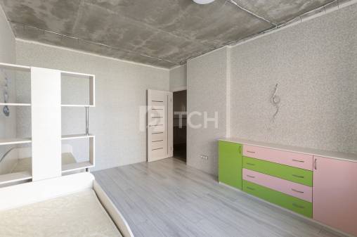 3-комн. квартира, посёлок городского типа Свердловский, улица Строителей, 6, #id1602102