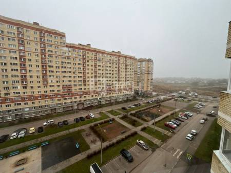 2-комн. квартира, посёлок городского типа Свердловский, Молодёжная улица, 4, #id1950647