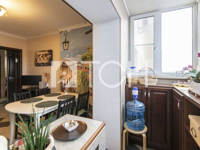 3-комн. квартира, Пироговский, ул Советская, 1В #id299902