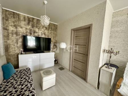 1-комн. квартира, посёлок городского типа Свердловский, Заречная улица, 7, #id1856431