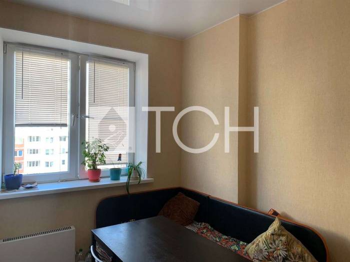 2-комн. квартира, Свердловский, ул Молодежная, 1 #id289032