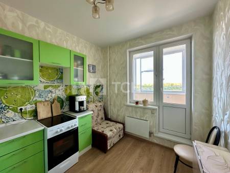 1-комн. квартира, посёлок городского типа Свердловский, улица Строителей, 9, #id1787844