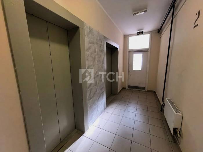 2-комн. квартира, посёлок городского типа Свердловский, Берёзовая улица, 2, #id2283390