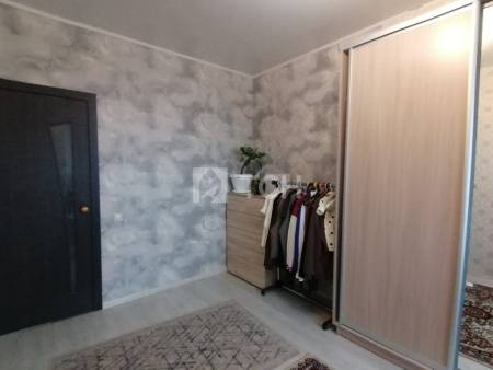 1-комн. квартира, посёлок городского типа Свердловский, улица Строителей, 9, #id1907626