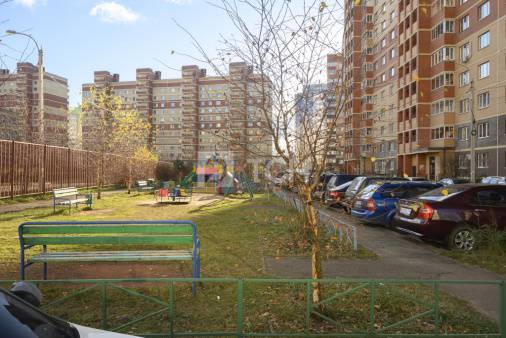 1-комн. квартира, посёлок городского типа Свердловский, улица Строителей, 12, #id1924723