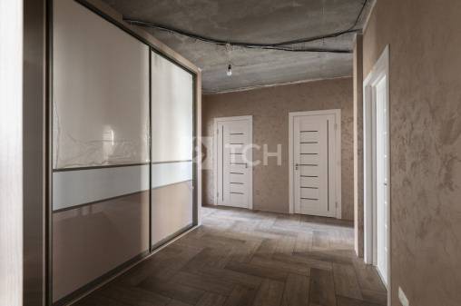 3-комн. квартира, посёлок городского типа Свердловский, улица Строителей, 6, #id1602102