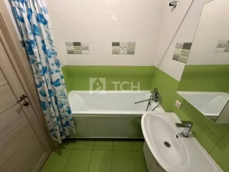 1-комн. квартира, посёлок городского типа Свердловский, улица Строителей, 9, #id1787844