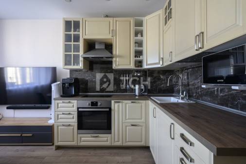 1-комн. квартира, посёлок городского типа Свердловский, улица Строителей, 12, #id1924723