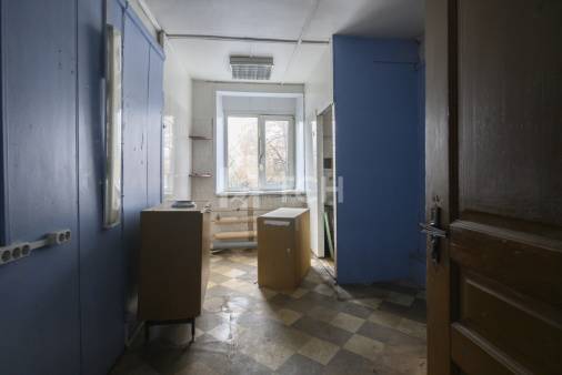 Коммерческая недвижимость, посёлок городского типа Свердловский, Центральная улица, 1, #id1979257