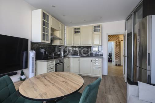 1-комн. квартира, посёлок городского типа Свердловский, улица Строителей, 12, #id1924723