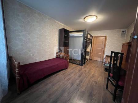 1-комн. квартира, посёлок городского типа Свердловский, Набережная улица, 17, #id1982013