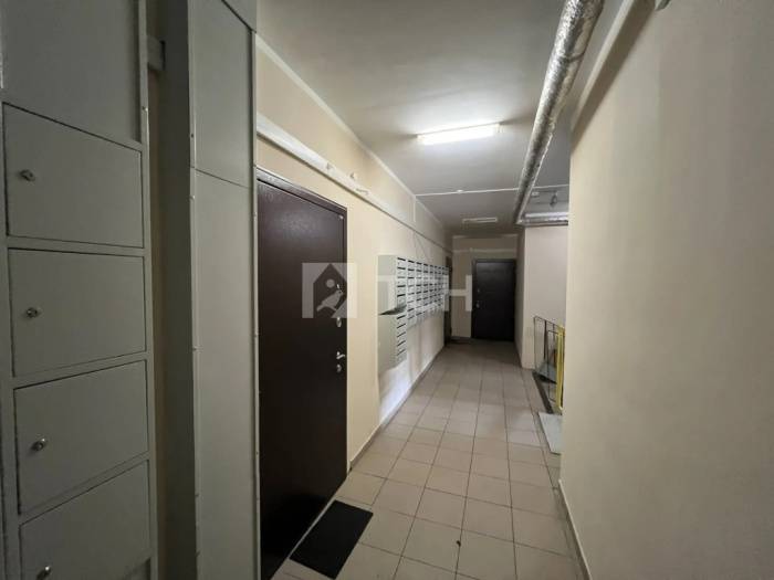 1-комн. квартира, посёлок городского типа Свердловский, улица Строителей, 9, #id2268526